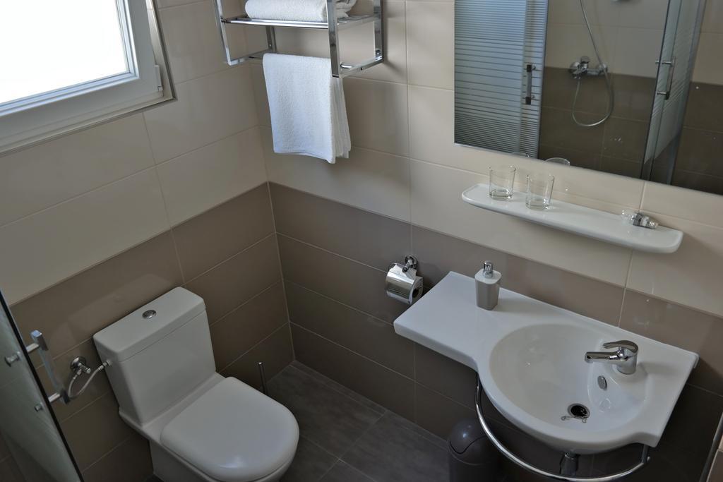 House Natali 70M From The Beach - Free Ev Top Up Ртина Екстер'єр фото