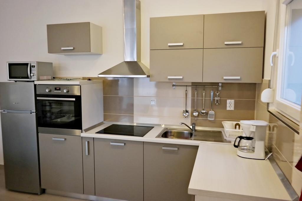 House Natali 70M From The Beach - Free Ev Top Up Ртина Екстер'єр фото
