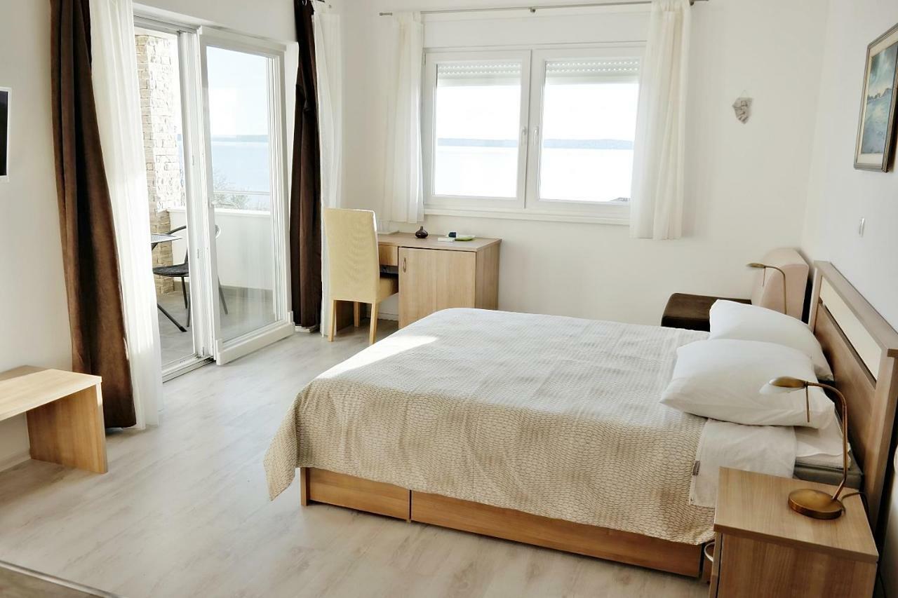 House Natali 70M From The Beach - Free Ev Top Up Ртина Екстер'єр фото
