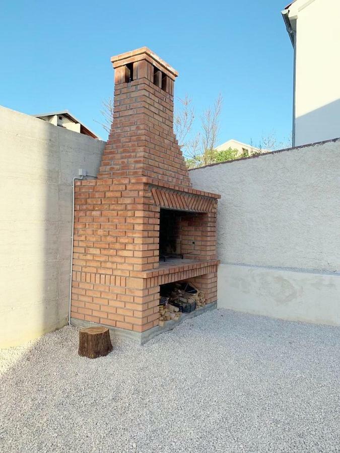 House Natali 70M From The Beach - Free Ev Top Up Ртина Екстер'єр фото
