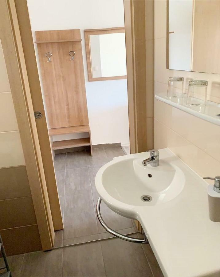 House Natali 70M From The Beach - Free Ev Top Up Ртина Екстер'єр фото